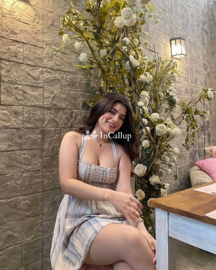 elegant maya a twenty two year old call girls beauty meeting in siliguri delightful black eyes and black hair - Call Girls in Siliguri