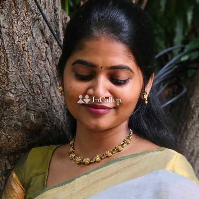 sexy auburn body and brown hair explore only seal pack girl stunning twenty one year old call girls companion - Call Girls in Solapur