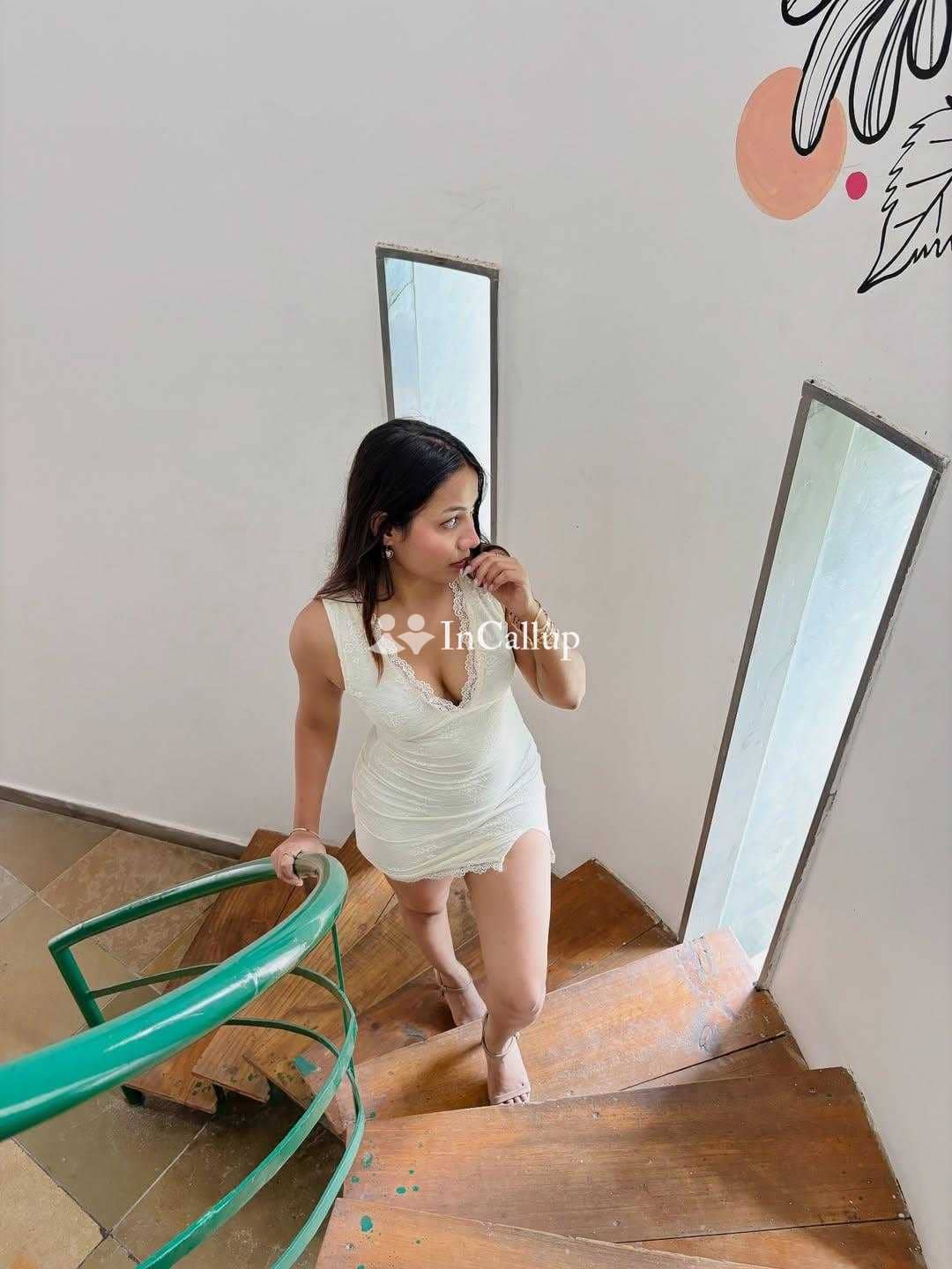 curvy known for being friendly girls from solapur available for business trip service long legs and black eyes - Call Girls in Solapur