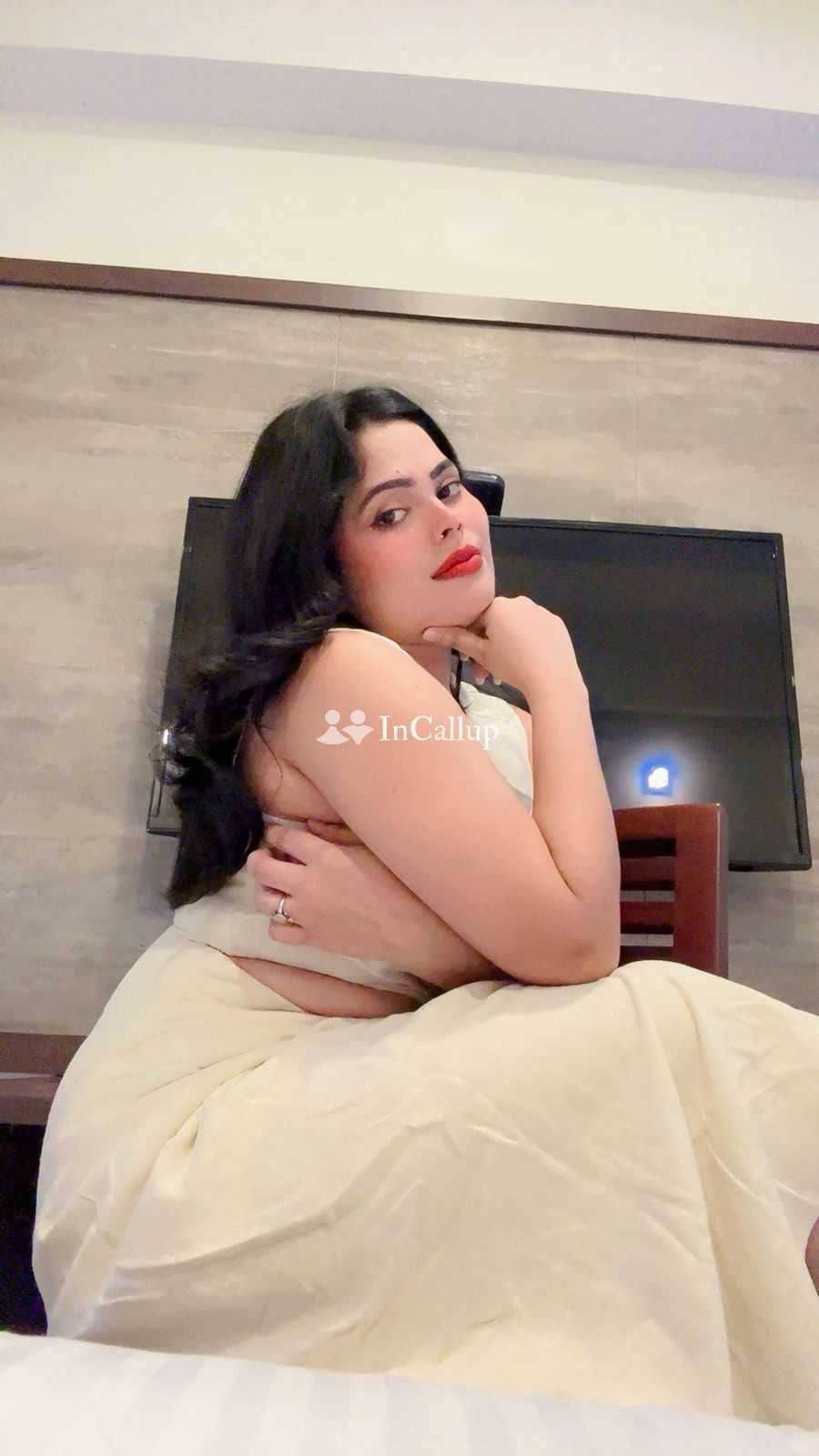 escort service in sopore known for being glamorous pleasurable flawless blonde eyes and black hair - Call Girls in Sopore