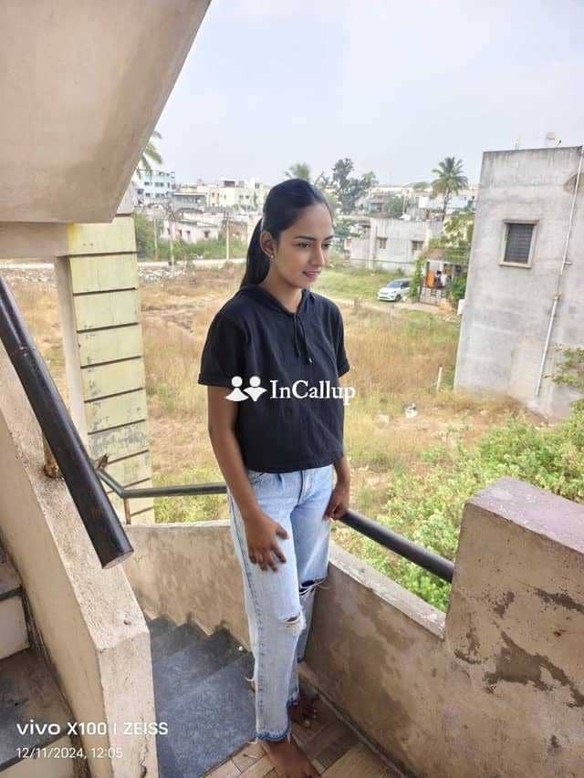 glamorous black hair and brown eyes professional anal bdsm girlfriend experience escort - Call Girls in Srikakulam