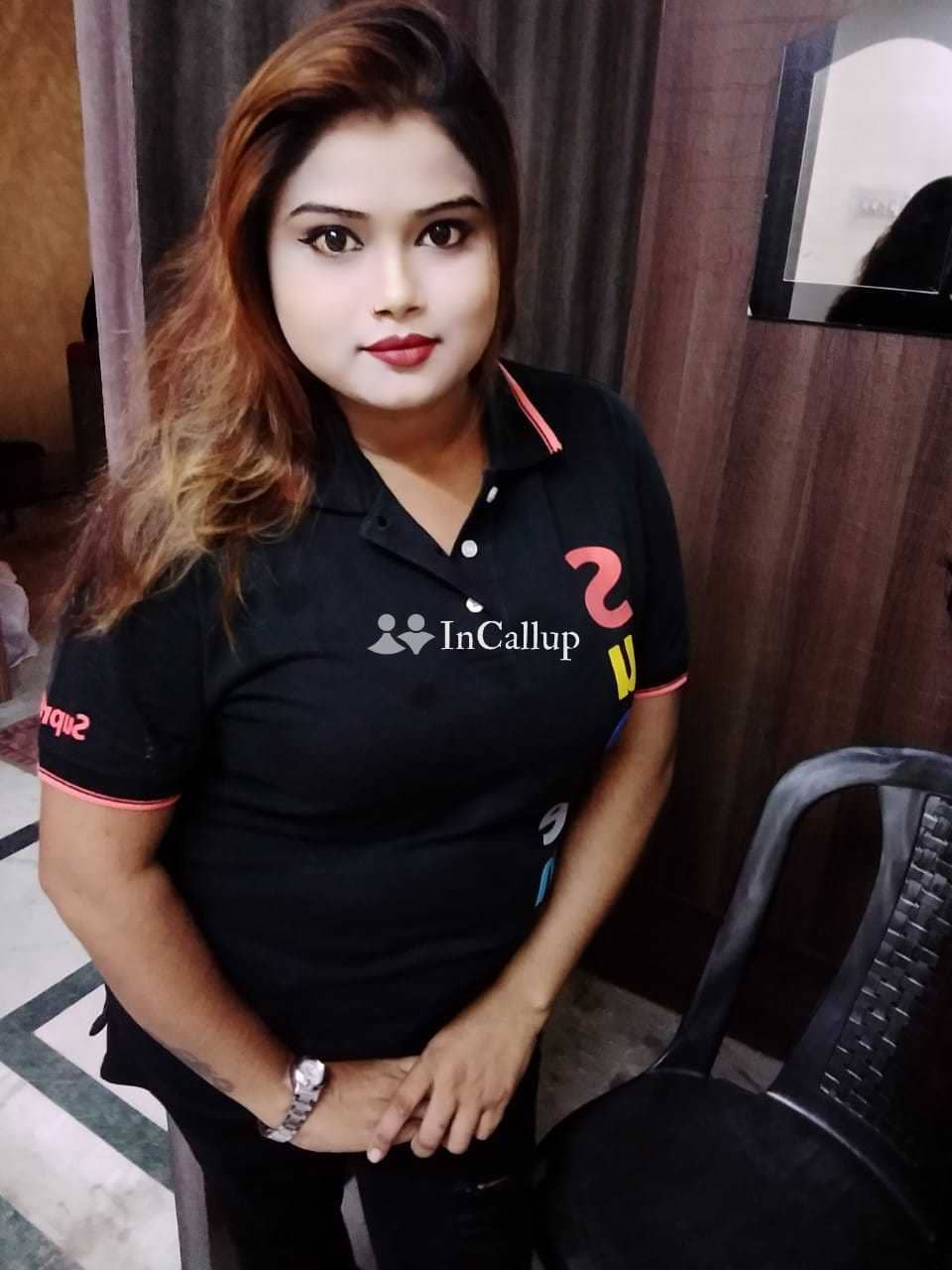 known for being energetic classy sirinagar eighteen year old call girls woman fresh black hair and brown eyes - Call Girls in Srinagar