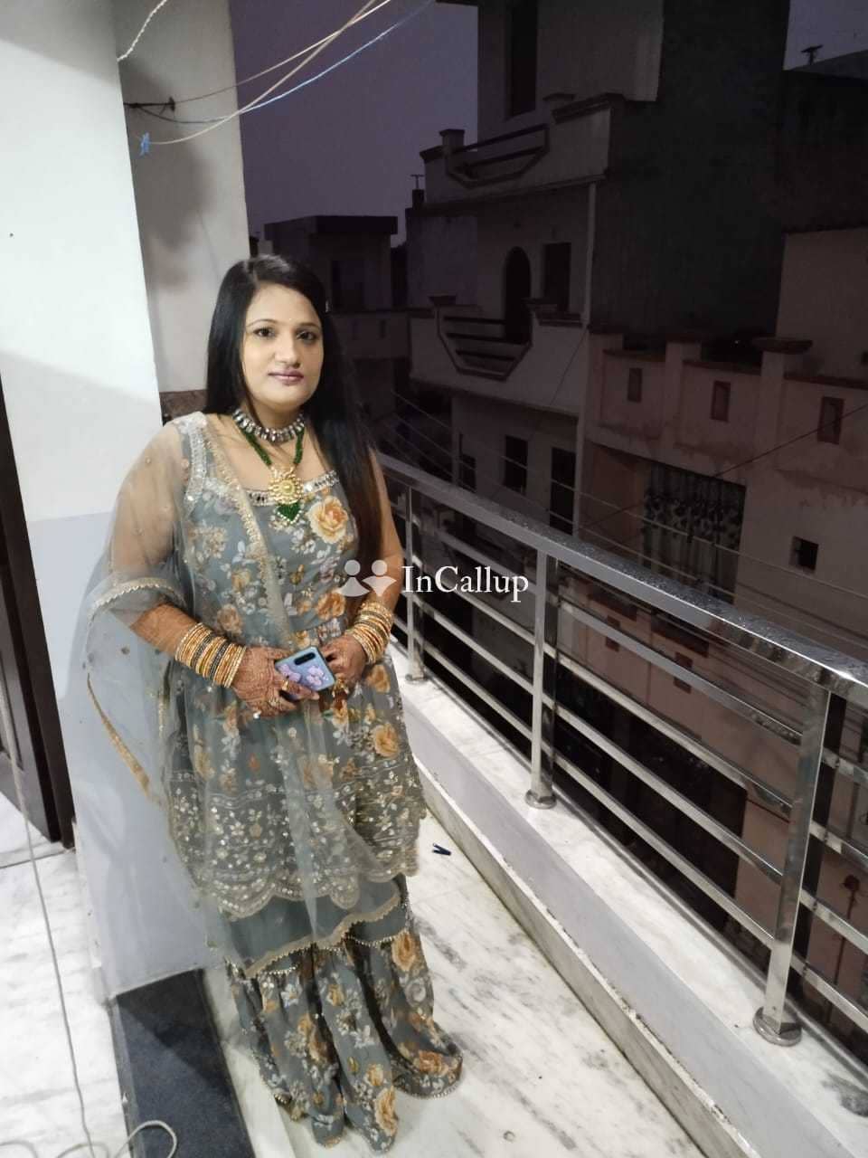 with busty body and black eyes srinagar escort service available for business trip service - Call Girls in Srinagar