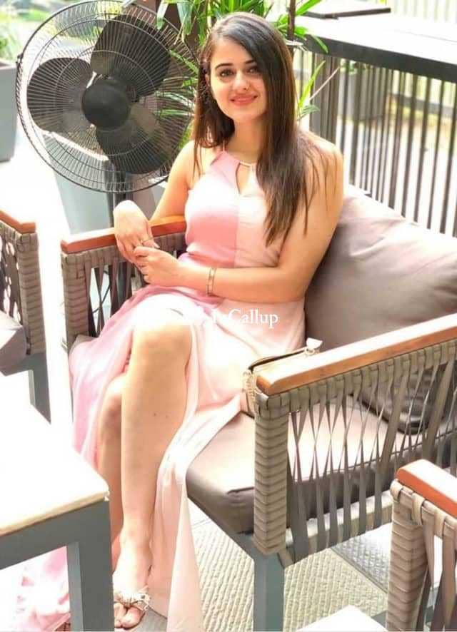 model look with black eyes and black hair enjoy company of rani patel twenty two year old call girls beauty - Call Girls in Sultanpur