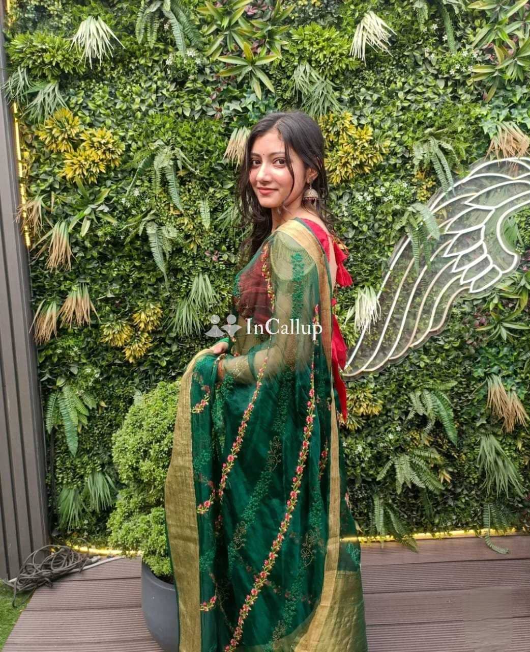 mature videos call service twenty two year old call girls smooth red eyes and blue hair - Call Girls in Surat