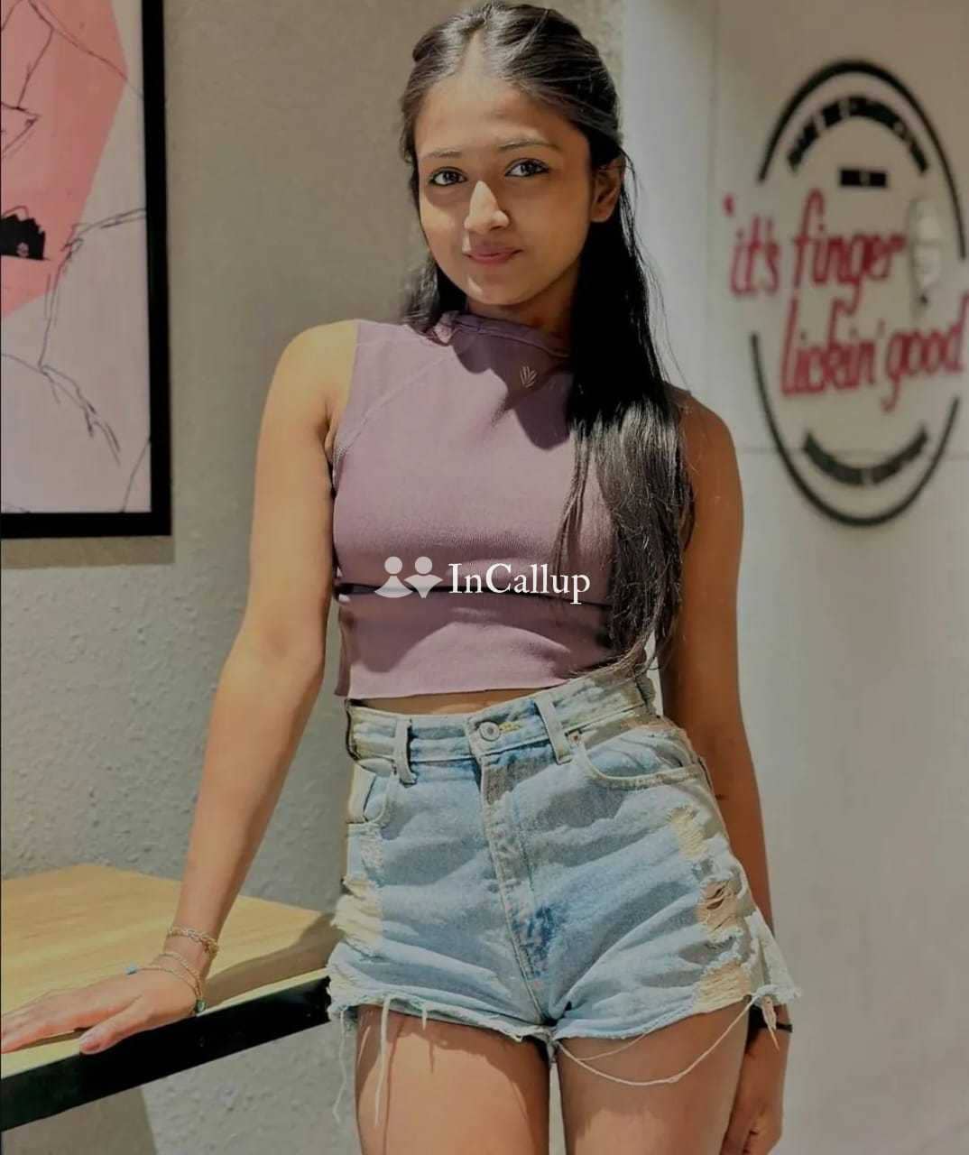 staying in surat known for being dedicated gorgeous smile and blonde hair available for hotel visits - Call Girls in Surat