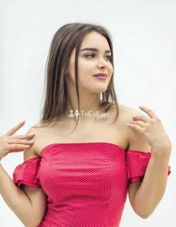 surat escort service young divy sing twenty one year old call girls beauty perfect black hair and black eyes - Call Girls in Surat