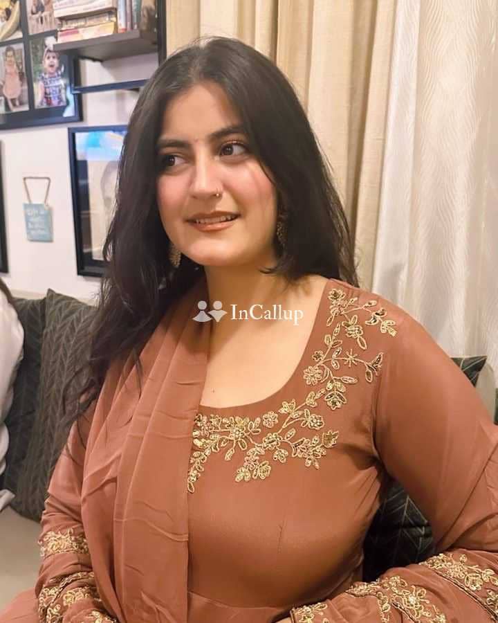 desirable priya twenty two year old call girls goddess known for being tempting available now trusted reliable service - Call Girls in Surat