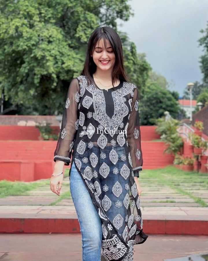 your dream girl sony twenty years old call girls visiting surat magnetic black eyes and brown hair - Call Girls in Surat