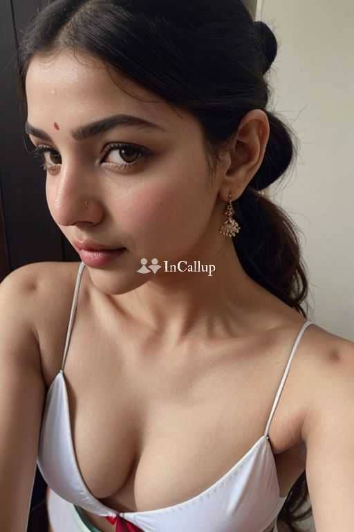 available for casual fun suri escort service with curvy figure and black eyes known for being dedicated - Call Girls in Suri