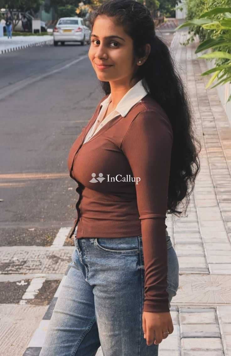 escort available in suri known for being desirable available for day and night service - Call Girls in Suri