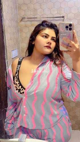 udaipur escort service glamorous black hair and black eyes tempting available now trusted reliable service - Call Girls in Udaipur