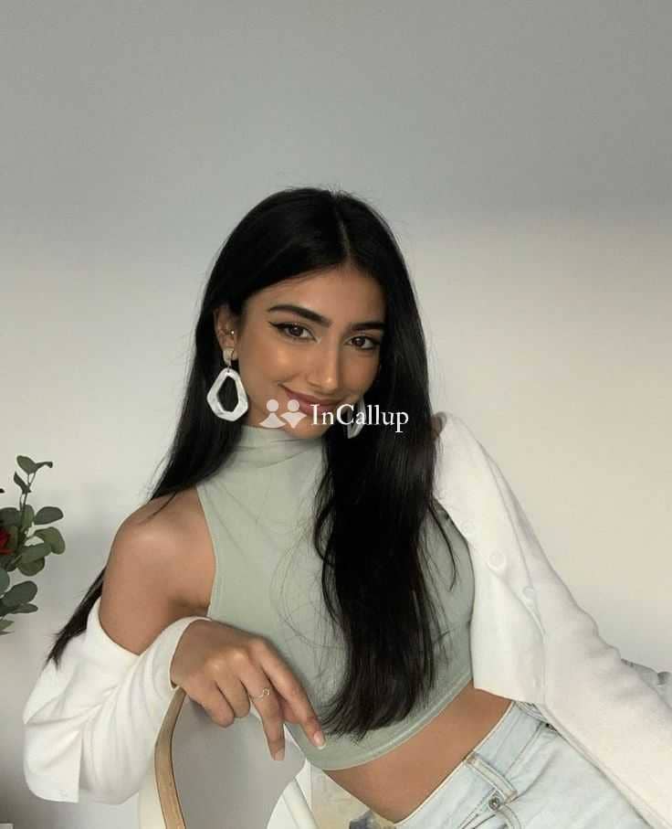 available for day and night service escort available in uluberia known for being glamorous - Call Girls in Uluberia