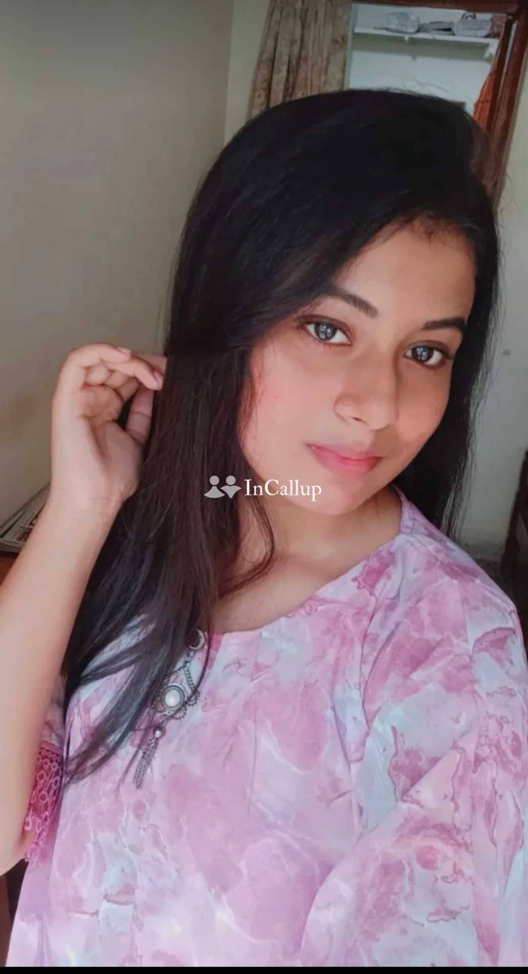 glamorous black hair and black eyes known for being alluring staying in vapi lover - Call Girls in Vapi