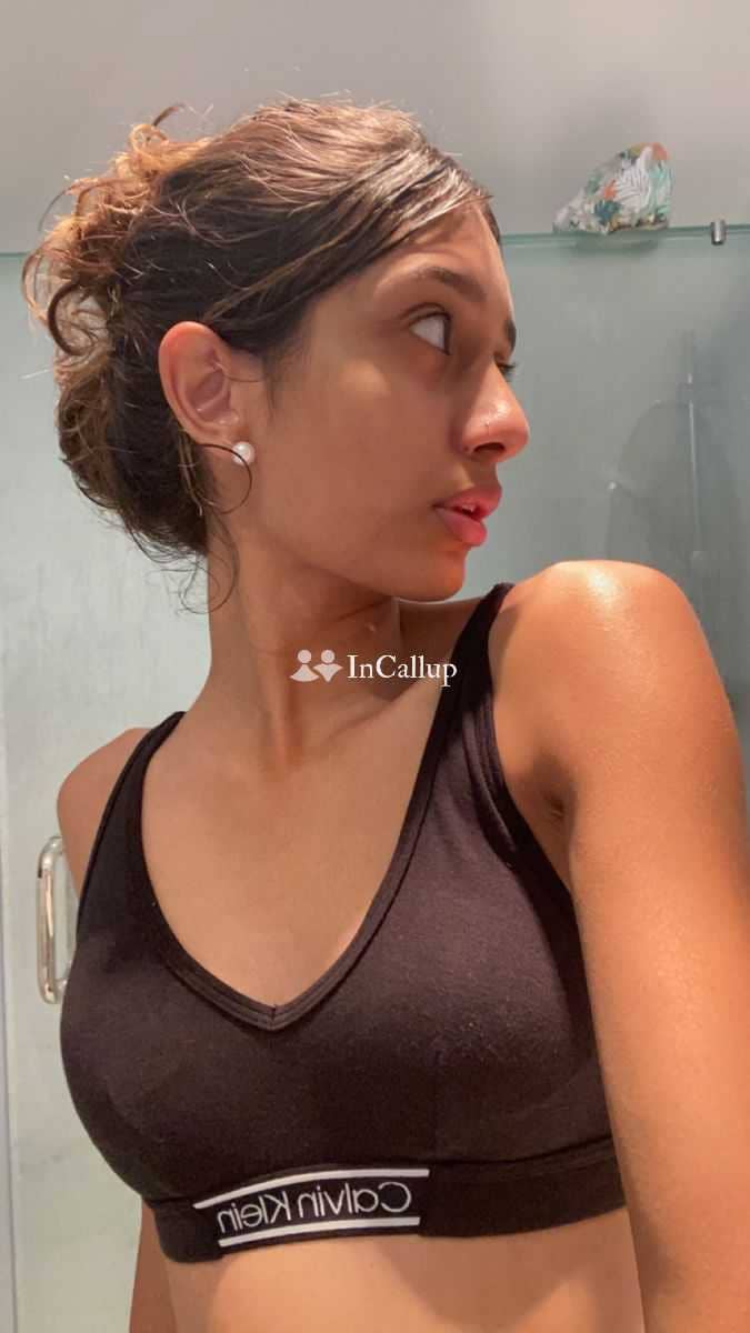 girls from varanasi having black eyes and black hair available now trusted reliable service - Call Girls in Varanasi