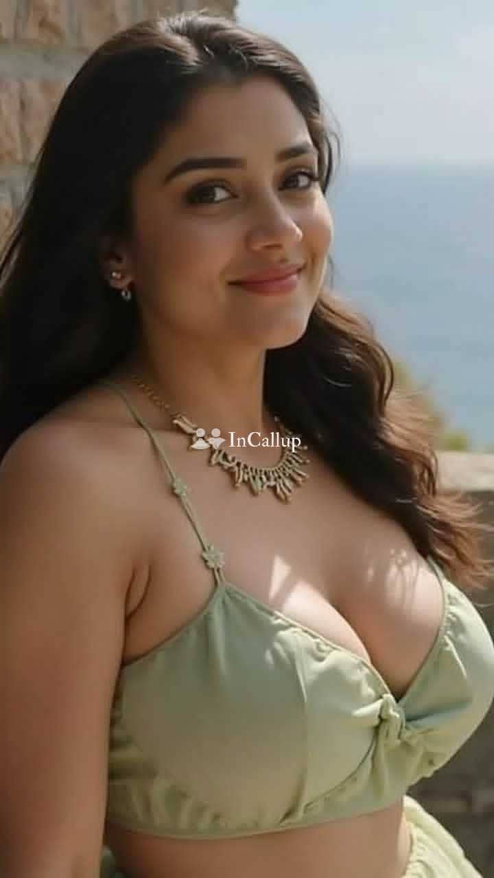 escort service in varanasi alluring black hair and black eyes available for party companion - Call Girls in Varanasi