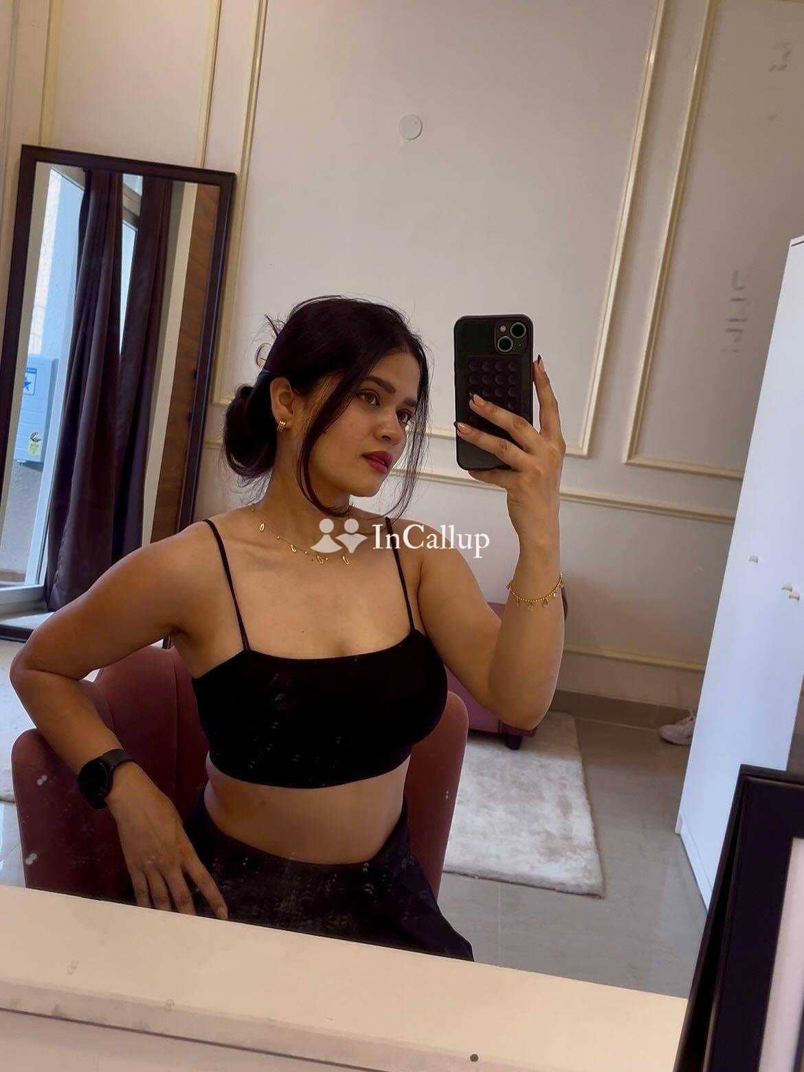 let me introduce videos call service twenty two year old call girls having black eyes and brown hair - Call Girls in Vijayawada