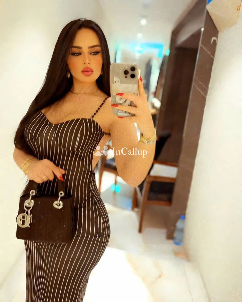 sophisticated call girl in model town offering unforgettable experiences with a curvy beauty of 21 - Call Girls in Model Town